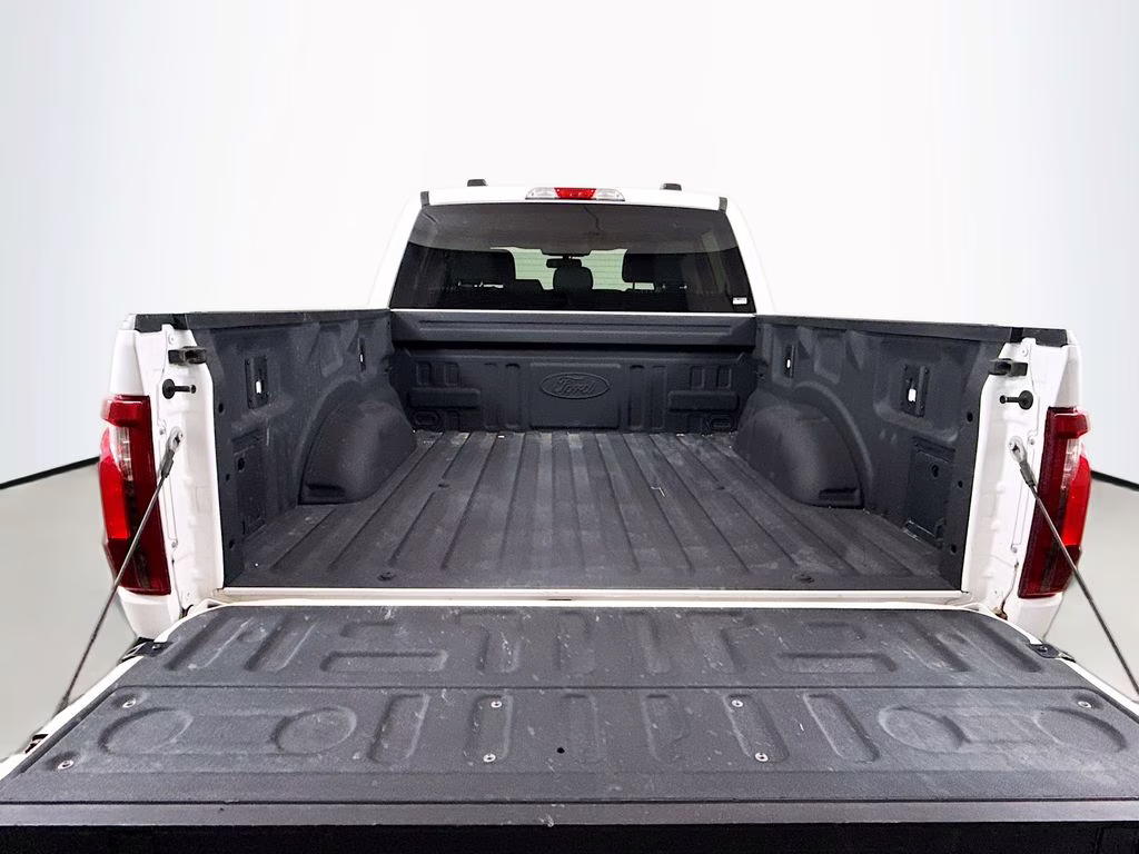 2024 Oxford White Ford F-150 XLT 4X4 Truck