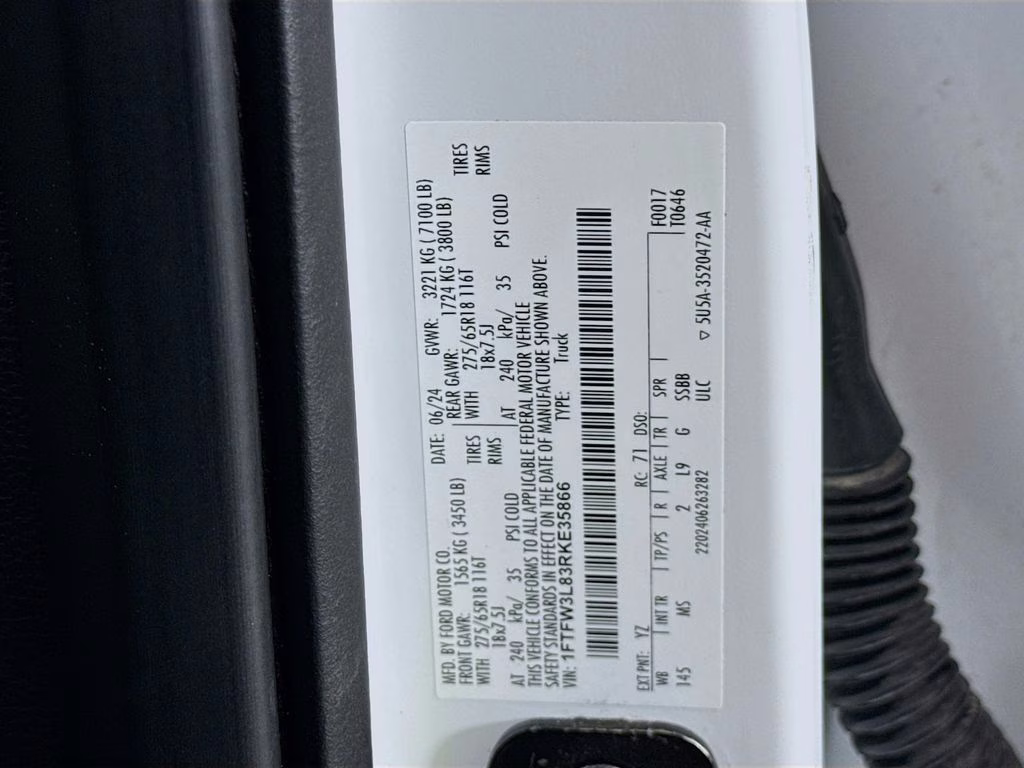 2024 Oxford White Ford F-150 XLT 4X4 Truck