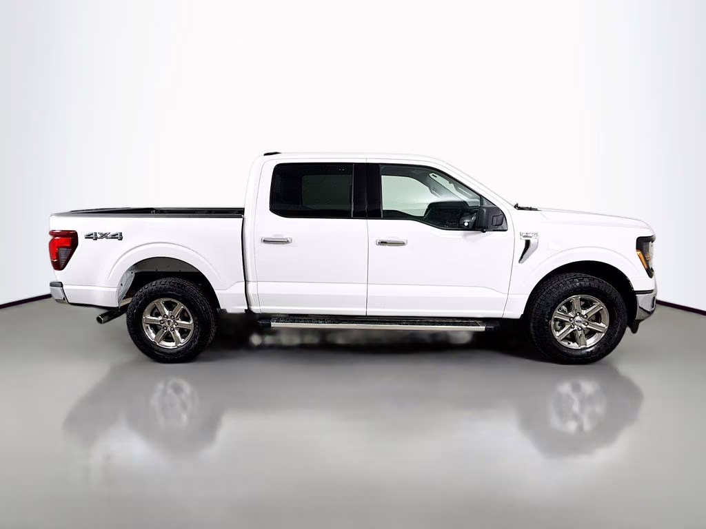2024 Oxford White Ford F-150 XLT 4X4 Truck