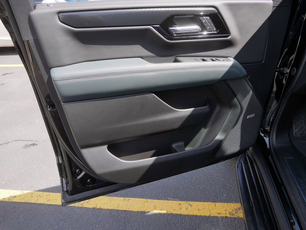 2026 Onyx Black GMC Yukon XL AT4 4X4 SUV