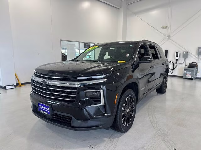 2025 Mosaic Black Metallic Chevrolet Traverse LT AWD SUV