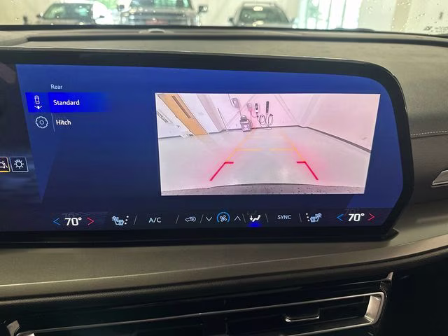 2025 Mosaic Black Metallic Chevrolet Traverse LT AWD SUV