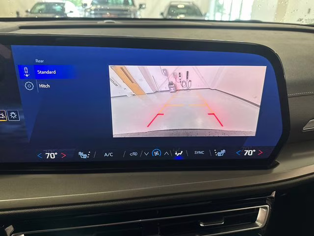 2025 Mosaic Black Metallic Chevrolet Traverse LT AWD SUV