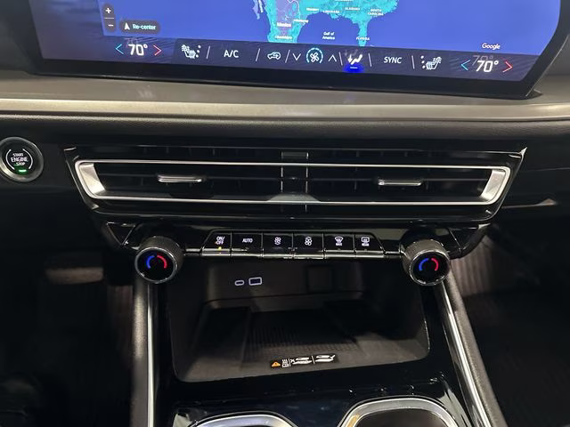 2025 Mosaic Black Metallic Chevrolet Traverse LT AWD SUV