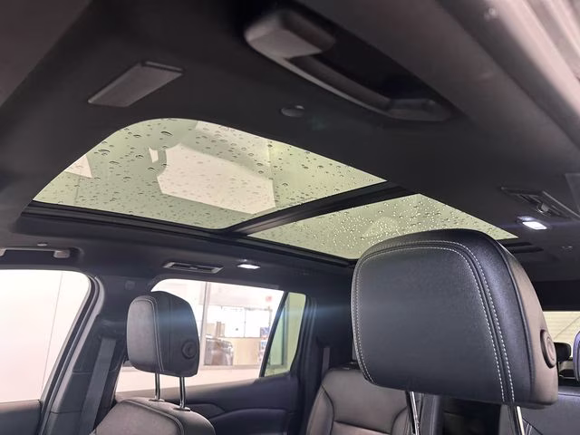 2025 Mosaic Black Metallic Chevrolet Traverse LT AWD SUV
