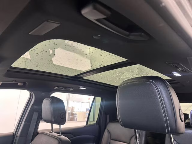 2025 Mosaic Black Metallic Chevrolet Traverse LT AWD SUV