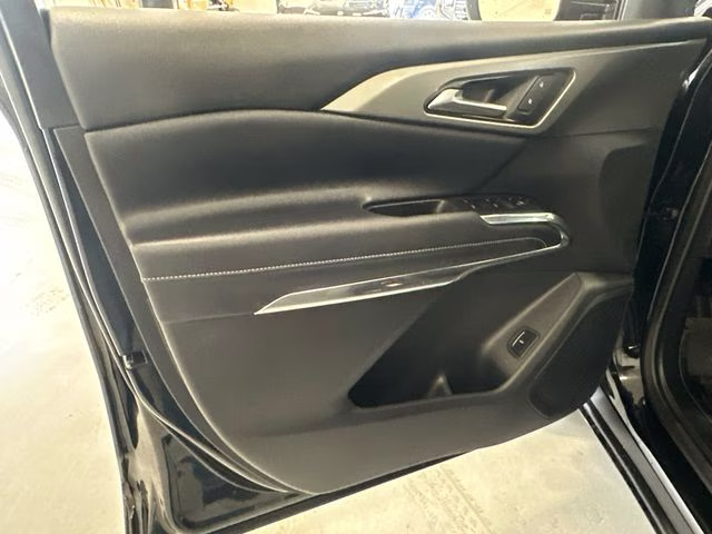 2025 Mosaic Black Metallic Chevrolet Traverse LT AWD SUV
