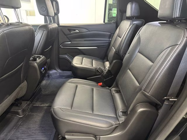 2025 Mosaic Black Metallic Chevrolet Traverse LT AWD SUV