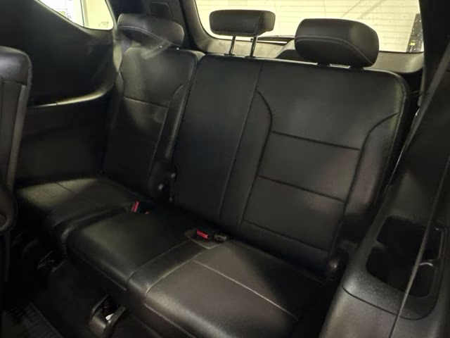2025 Mosaic Black Metallic Chevrolet Traverse LT AWD SUV