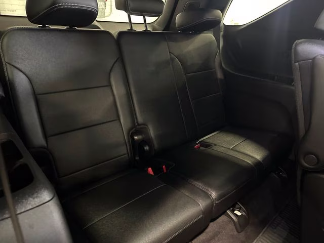 2025 Mosaic Black Metallic Chevrolet Traverse LT AWD SUV