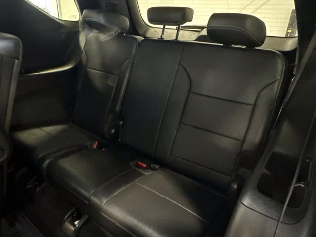 2025 Mosaic Black Metallic Chevrolet Traverse LT AWD SUV