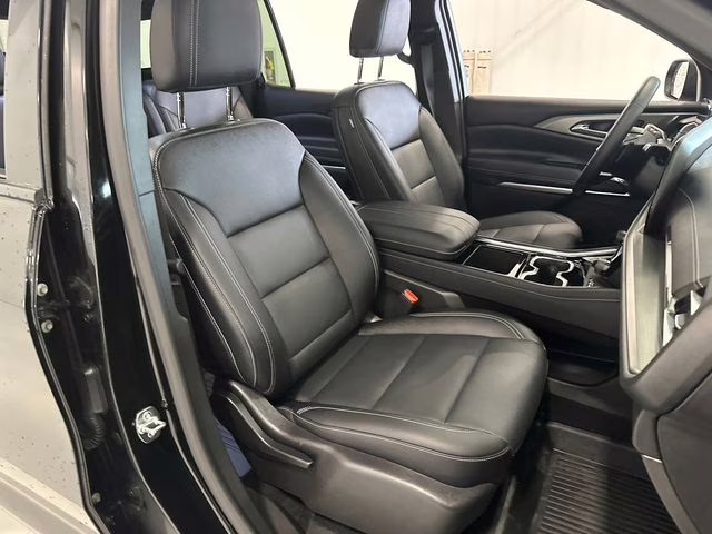 2025 Mosaic Black Metallic Chevrolet Traverse LT AWD SUV