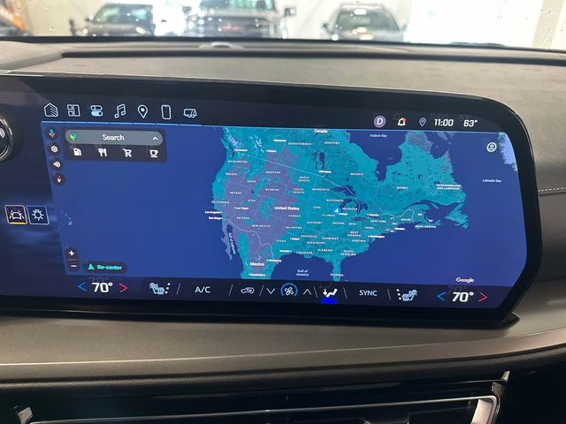 2025 Mosaic Black Metallic Chevrolet Traverse LT AWD SUV