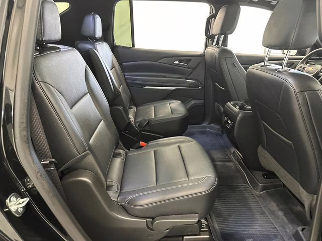 2025 Mosaic Black Metallic Chevrolet Traverse LT AWD SUV