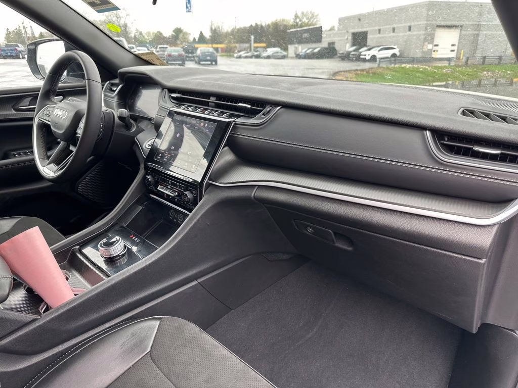 2024 Bright White Clearcoat Jeep Grand Cherokee L Altitude 4X4 SUV