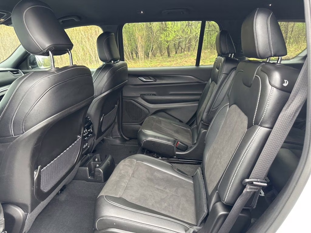 2024 Bright White Clearcoat Jeep Grand Cherokee L Altitude 4X4 SUV