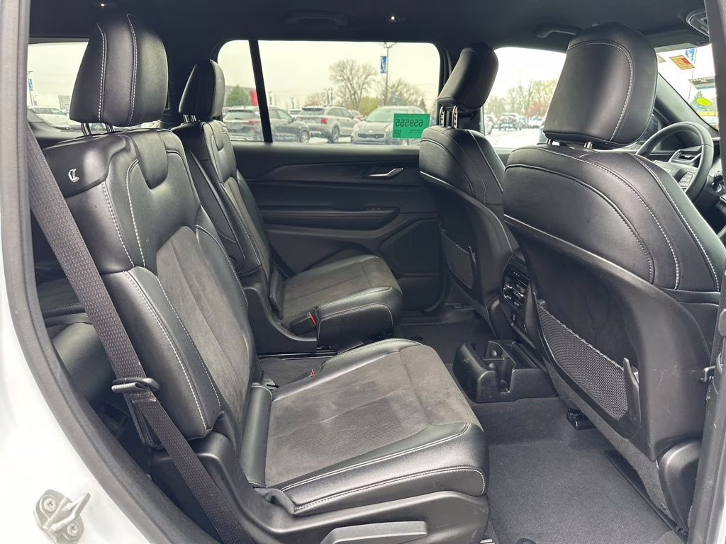 2024 Bright White Clearcoat Jeep Grand Cherokee L Altitude 4X4 SUV