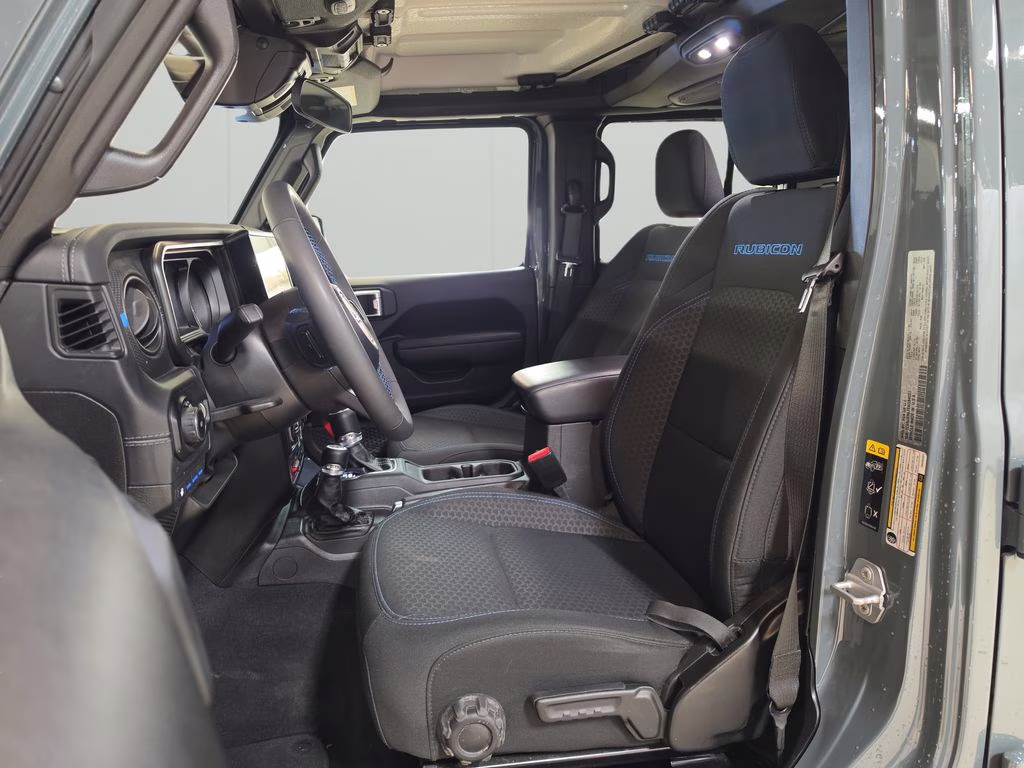 2025 Anvil Clear Coat Jeep Wrangler 4xe Rubicon 4X4 SUV