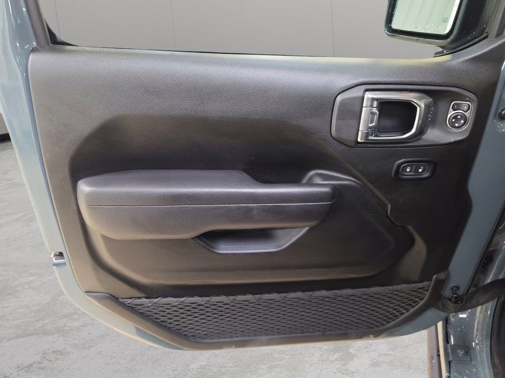2025 Anvil Clear Coat Jeep Wrangler 4xe Rubicon 4X4 SUV