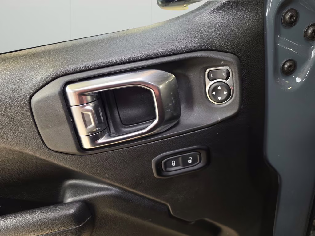 2025 Anvil Clear Coat Jeep Wrangler 4xe Rubicon 4X4 SUV