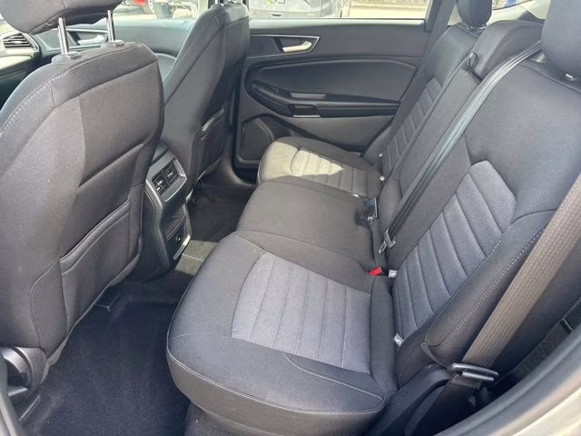 2024 Silver Metallic Ford Edge SE AWD SUV