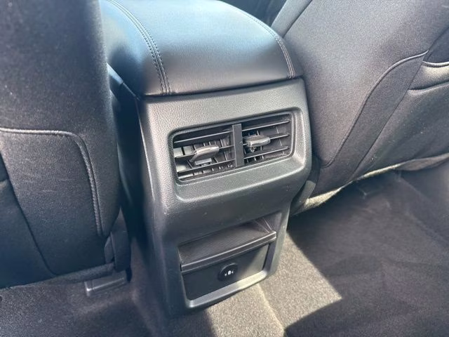 2024 Silver Metallic Ford Edge SE AWD SUV