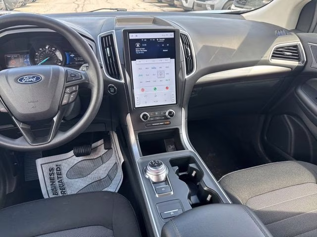 2024 Silver Metallic Ford Edge SE AWD SUV
