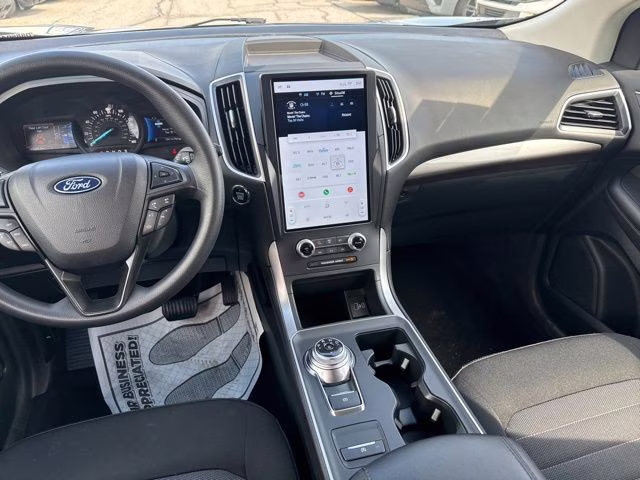 2024 Silver Metallic Ford Edge SE AWD SUV