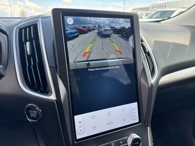 2024 Silver Metallic Ford Edge SE AWD SUV