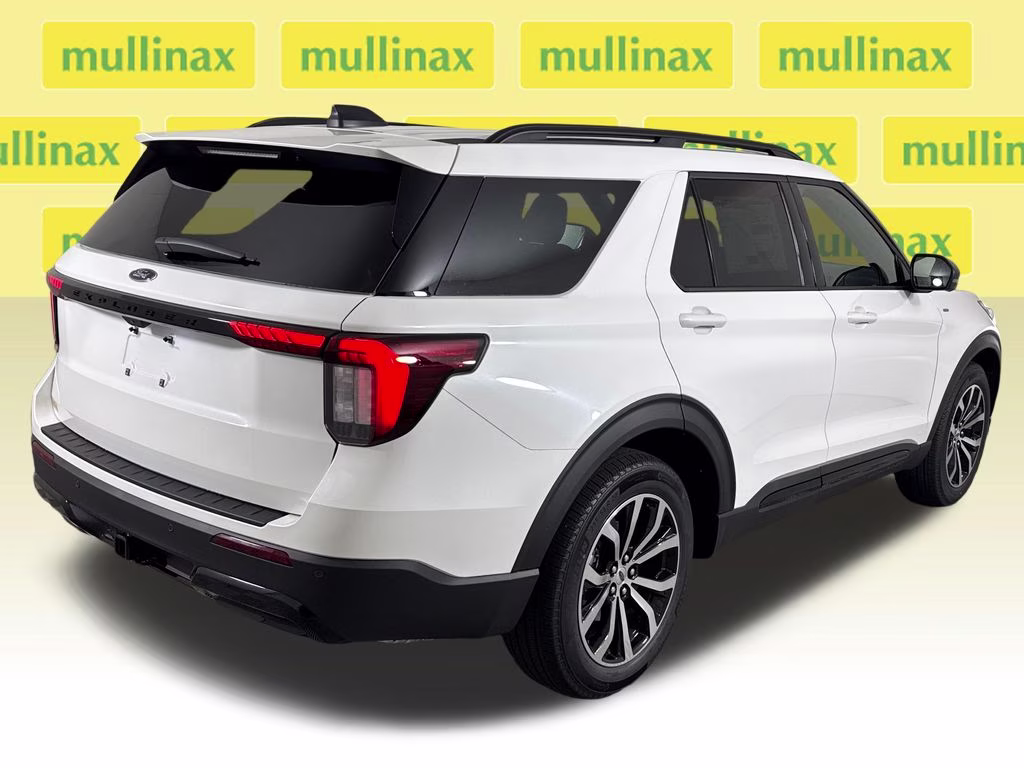 2026 Star White Metallic Tri-Coat Ford Explorer ST-Line RWD SUV