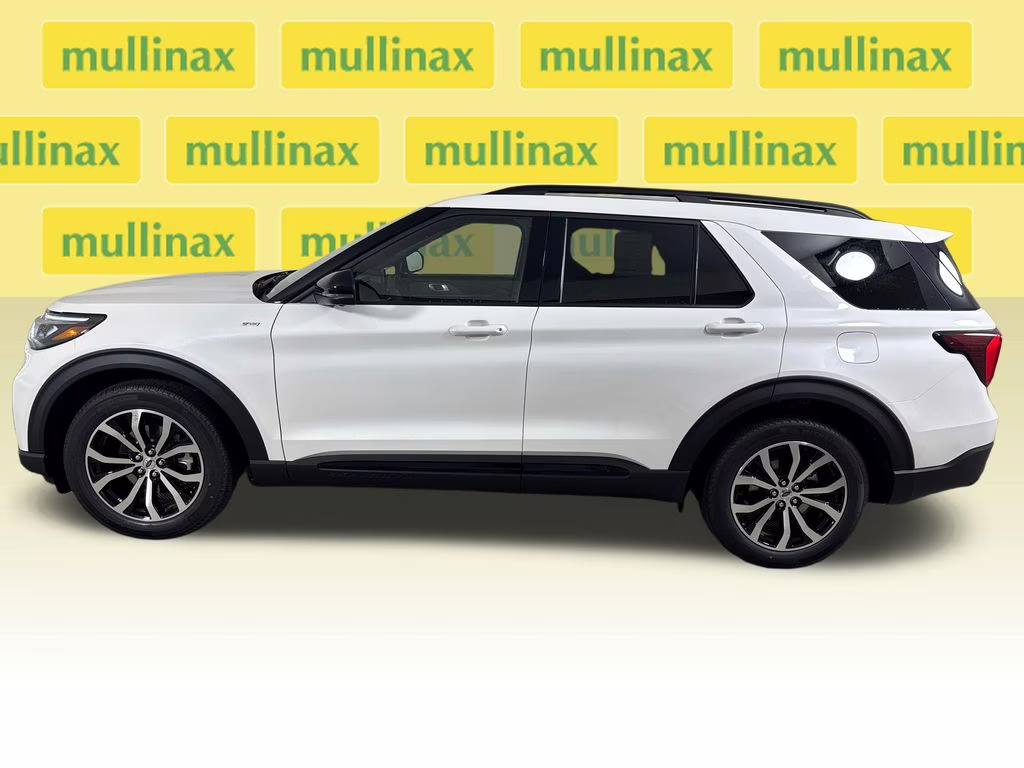 2026 Star White Metallic Tri-Coat Ford Explorer ST-Line RWD SUV