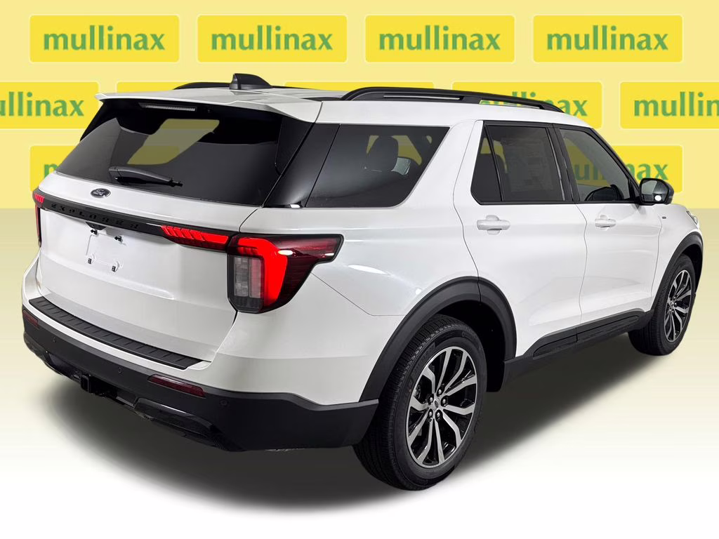 2026 Star White Metallic Tri-Coat Ford Explorer ST-Line RWD SUV