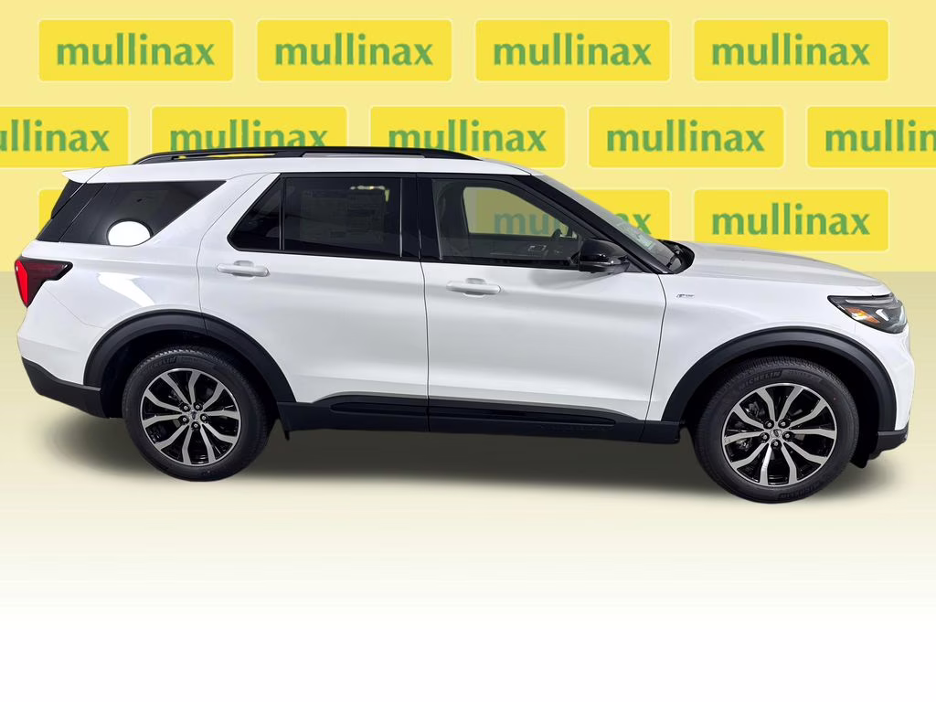 2026 Star White Metallic Tri-Coat Ford Explorer ST-Line RWD SUV