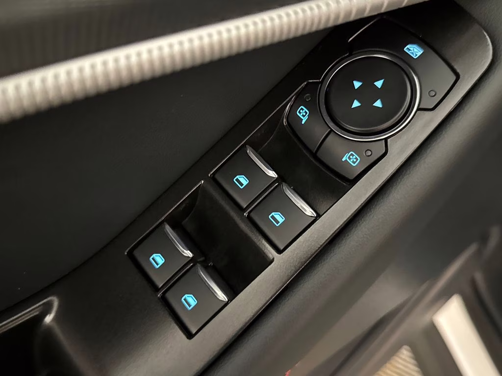 2026 Star White Metallic Tri-Coat Ford Explorer ST-Line RWD SUV