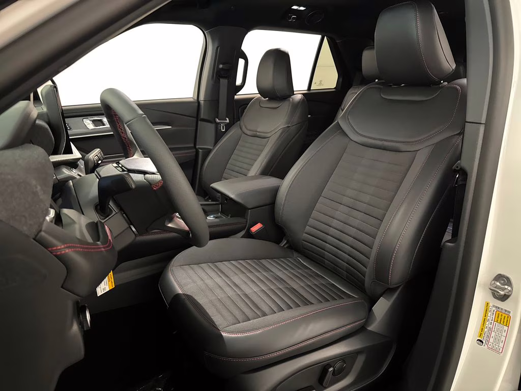 2026 Star White Metallic Tri-Coat Ford Explorer ST-Line RWD SUV