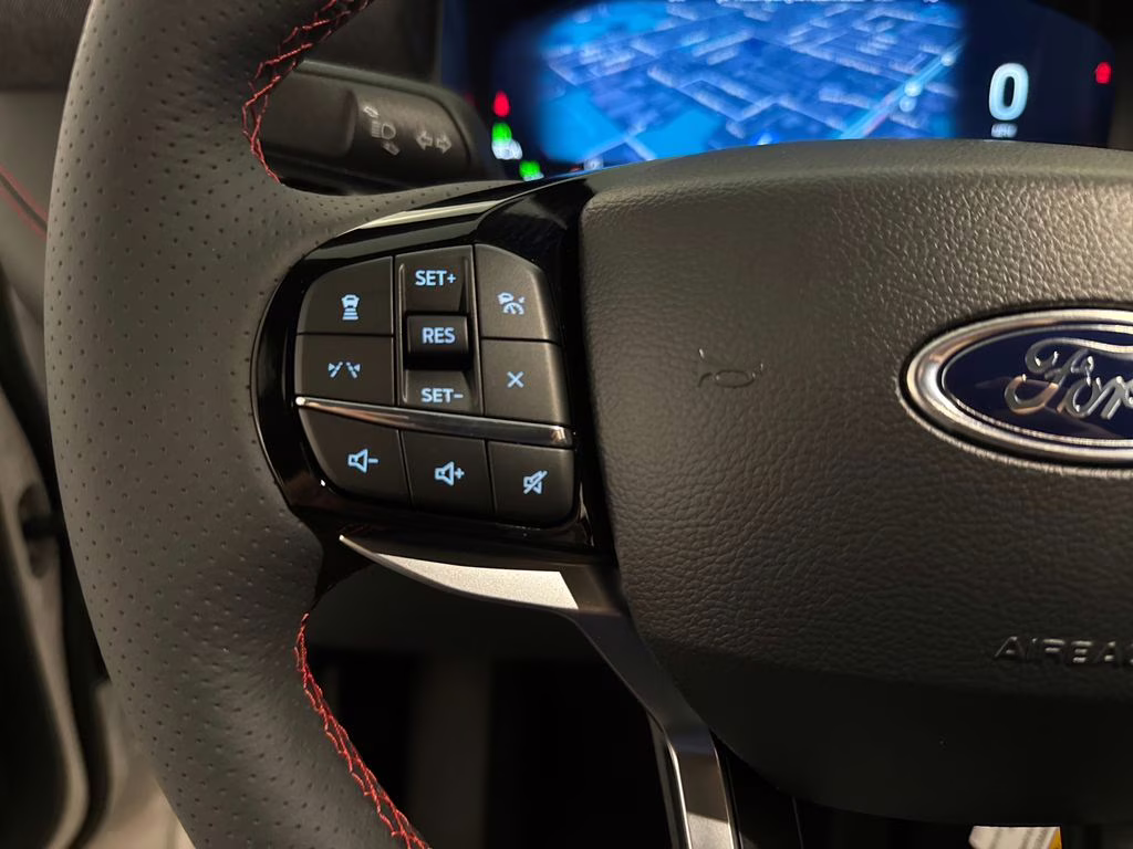 2026 Star White Metallic Tri-Coat Ford Explorer ST-Line RWD SUV