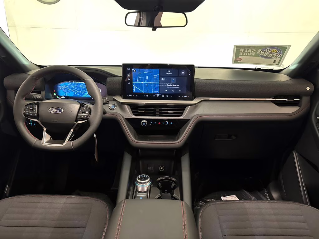 2026 Star White Metallic Tri-Coat Ford Explorer ST-Line RWD SUV