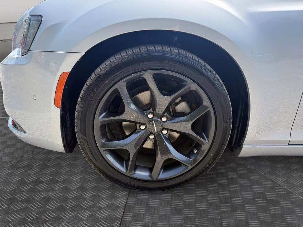 2023 Silver Mist Clearcoat Chrysler 300 S RWD Sedan