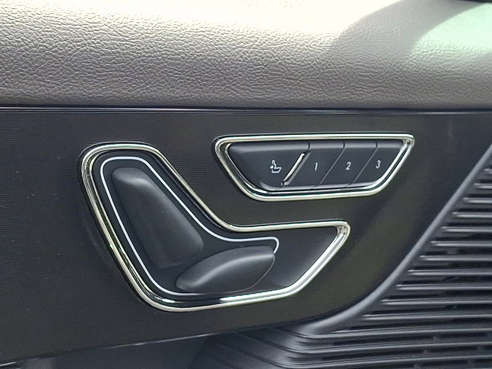 2022 Asher Gray Metallic Clearcoat - M7 Lincoln Corsair Standard FWD