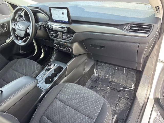 2023 Oxford White Ford Escape Active FWD SUV