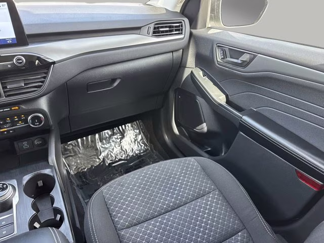 2023 Oxford White Ford Escape Active FWD SUV