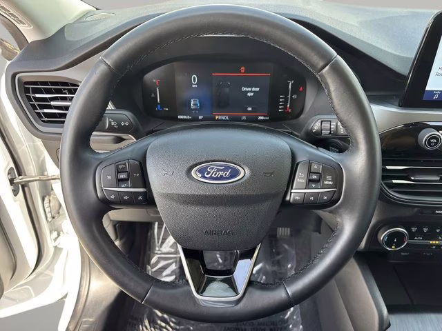 2023 Oxford White Ford Escape Active FWD SUV