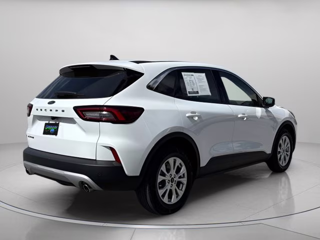 2023 Oxford White Ford Escape Active FWD SUV