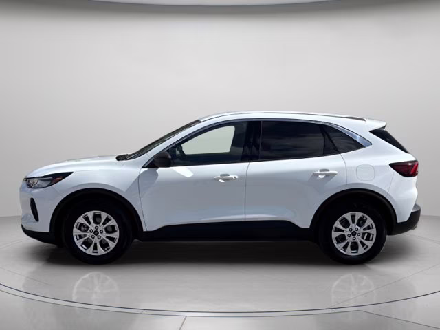 2023 Oxford White Ford Escape Active FWD SUV