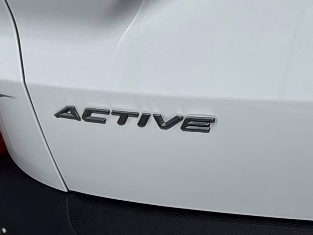 2023 Oxford White Ford Escape Active FWD SUV