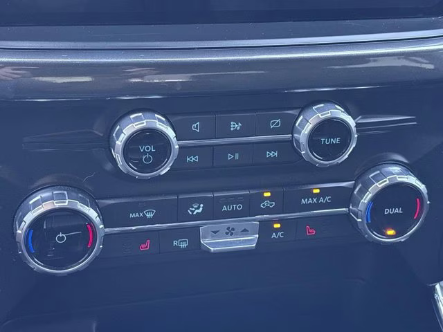 2023 Oxford White Ford F-150 XLT 4X4 Truck