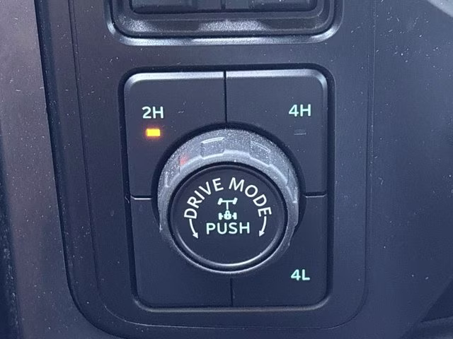 2023 Oxford White Ford F-150 XLT 4X4 Truck