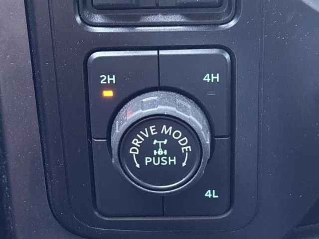2023 Oxford White Ford F-150 XLT 4X4 Truck