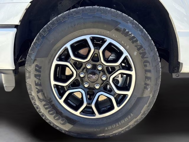 2023 Oxford White Ford F-150 XLT 4X4 Truck