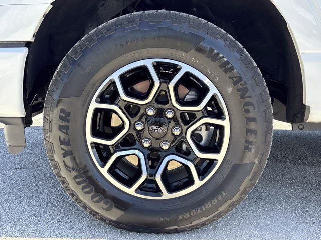 2023 Oxford White Ford F-150 XLT 4X4 Truck